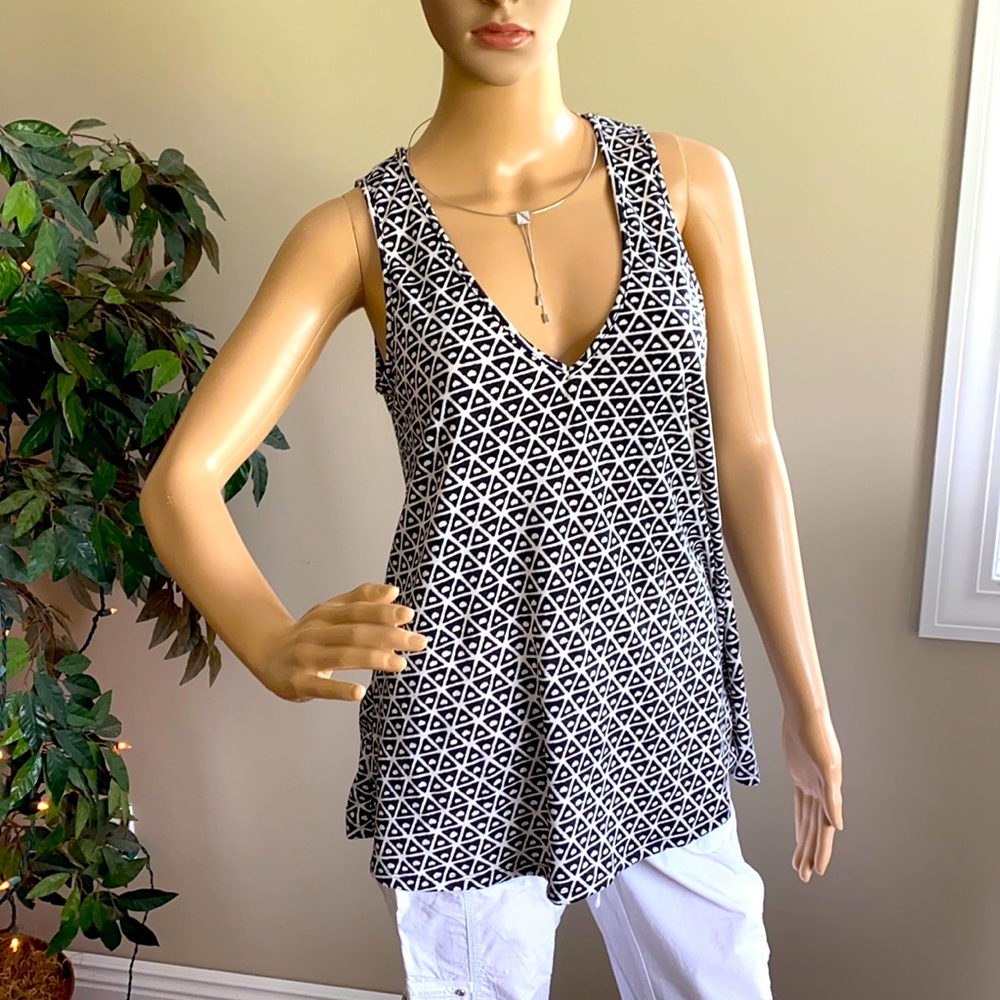Lemon Tart V-neck Sleeveless Tank - size Medium